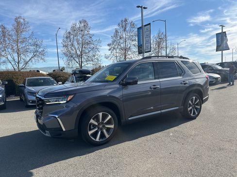 Certified 2025 Honda Pilot Elite image 5