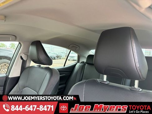 Used 2025 Toyota Camry XLE image 2