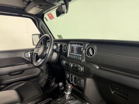 Used 2023 Jeep Wrangler Unlimited Sahara w/ Cold Weather Group AWD/4WD image 35