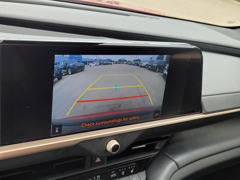 Used 2024 Toyota Crown AWD/4WD image 25
