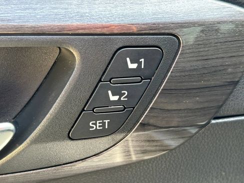 Used 2022 Toyota Highlander Limited AWD/4WD image 27