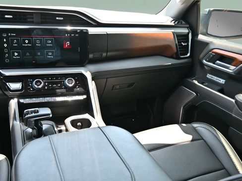 Used 2023 GMC Sierra 1500 Denali w/ Denali Reserve Package AWD/4WD image 11