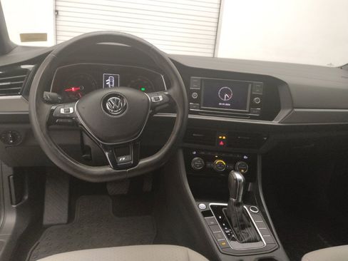 Used 2019 Volkswagen Jetta SE FWD image 22