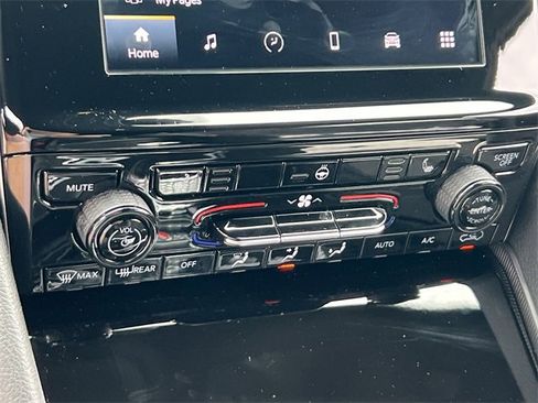 New 2025 Jeep Grand Cherokee L Altitude image 24