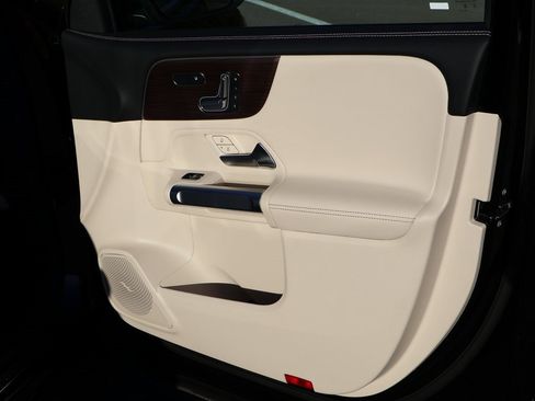 New 2026 Mercedes-Benz GLB 250 4MATIC image 13