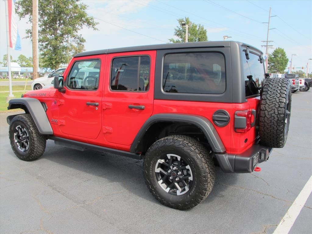 Used 2026 Jeep Wrangler Unlimited Rubicon AWD/4WD image 5