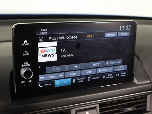 Used 2025 Honda Pilot TrailSport image 33