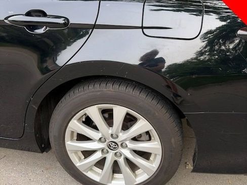 Used 2018 Toyota Camry LE w/ Convenience Package FWD image 10