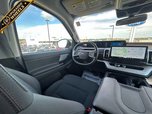 Used 2025 Ford Expedition Max Active RWD image 50