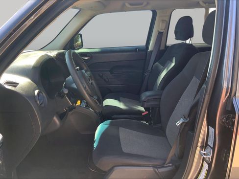 Used 2017 Jeep Patriot Sport AWD/4WD image 8