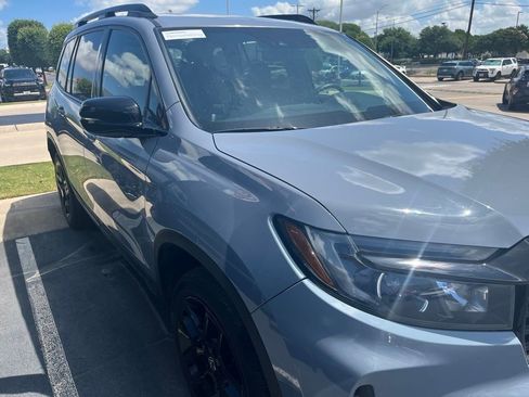Used 2024 Honda Passport Black Edition image 3