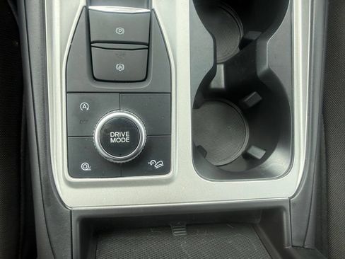 Used 2024 Ford Explorer XLT AWD/4WD image 24