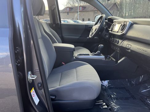 Used 2018 Toyota Tacoma SR5 image 18