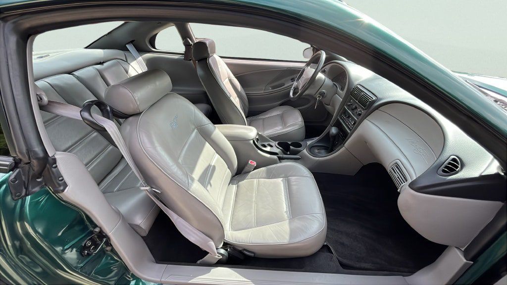 Used 2000 Ford Mustang Coupe RWD image 17