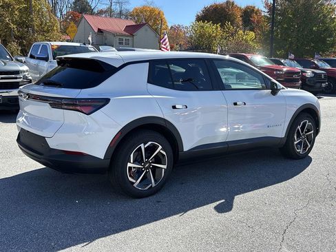 New 2026 Chevrolet Equinox EV LT image 8