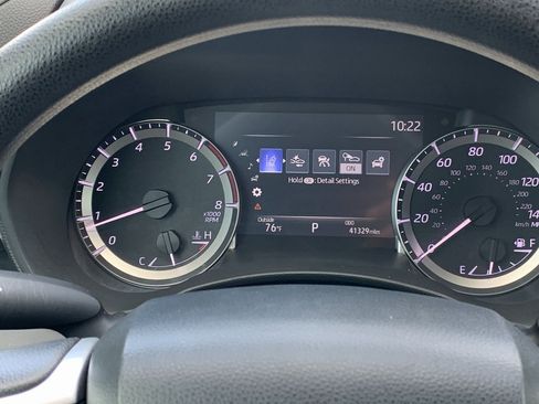 Used 2023 Toyota Highlander L image 9