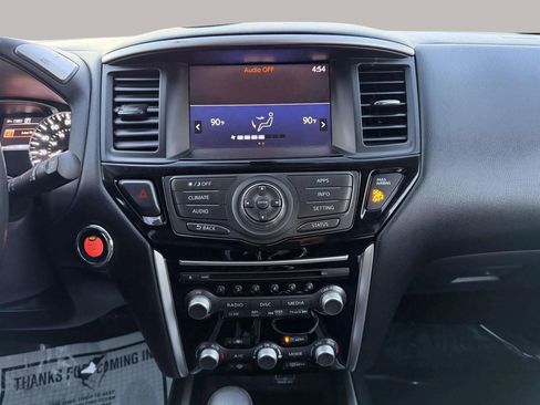 Used 2018 Nissan Pathfinder SV image 31