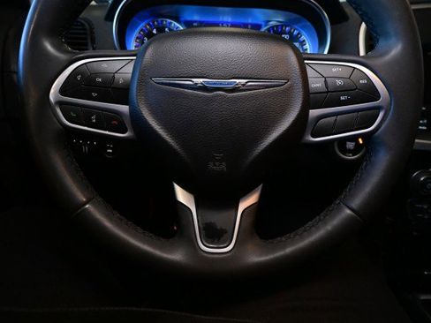 Used 2023 Chrysler 300 Touring AWD/4WD image 29