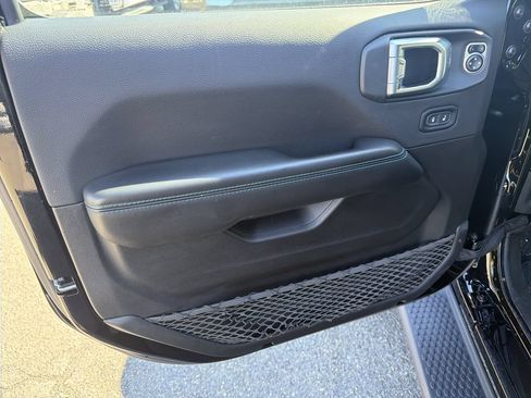 Used 2024 Jeep Wrangler High Altitude AWD/4WD image 10