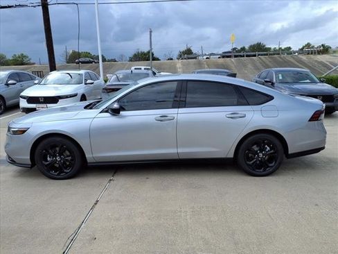 New 2025 Honda Accord SE image 9