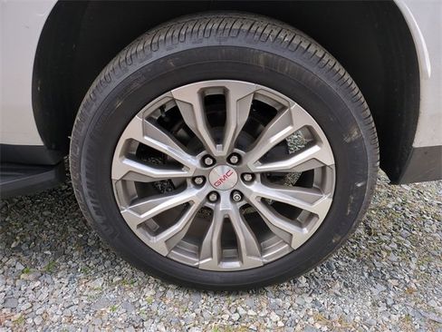 Used 2021 GMC Yukon XL Denali image 6