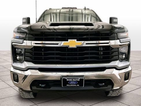 Used 2025 Chevrolet Silverado 2500 LT AWD/4WD image 3