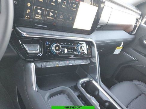 New 2026 GMC Sierra 2500 Denali w/ Denali Reserve Package image 17