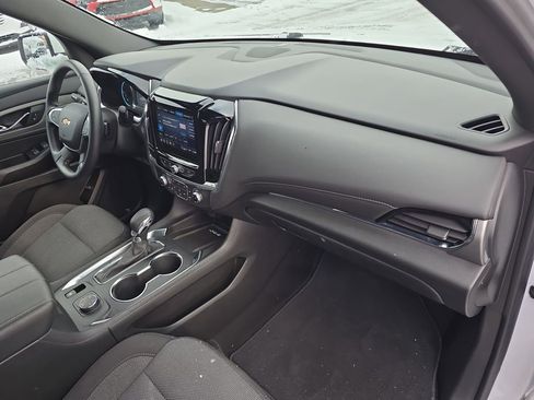 Certified 2023 Chevrolet Traverse LT w/ Rear Camera Mirror Package image 29
