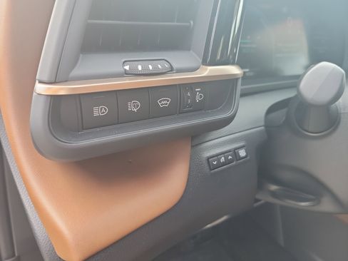 Certified 2025 Toyota Crown Signia AWD/4WD image 26