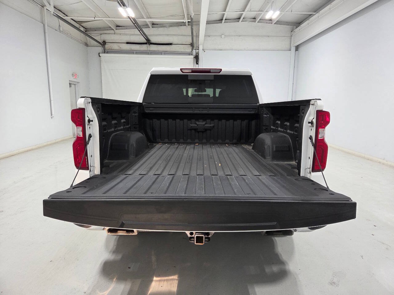 Used 2023 Chevrolet Silverado 1500 LTZ w/ LTZ Convenience Package II AWD/4WD image 9