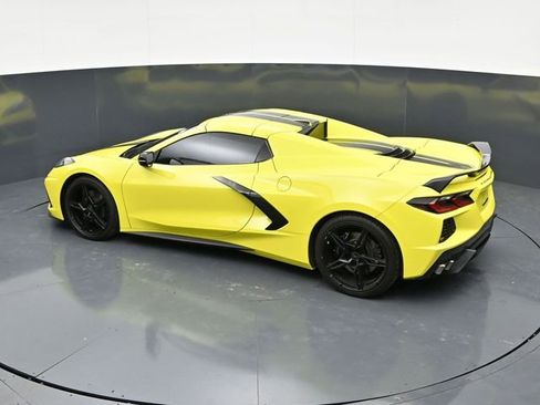 Used 2022 Chevrolet Corvette Stingray Premium Conv w/ Z51 Performance Package RWD image 32