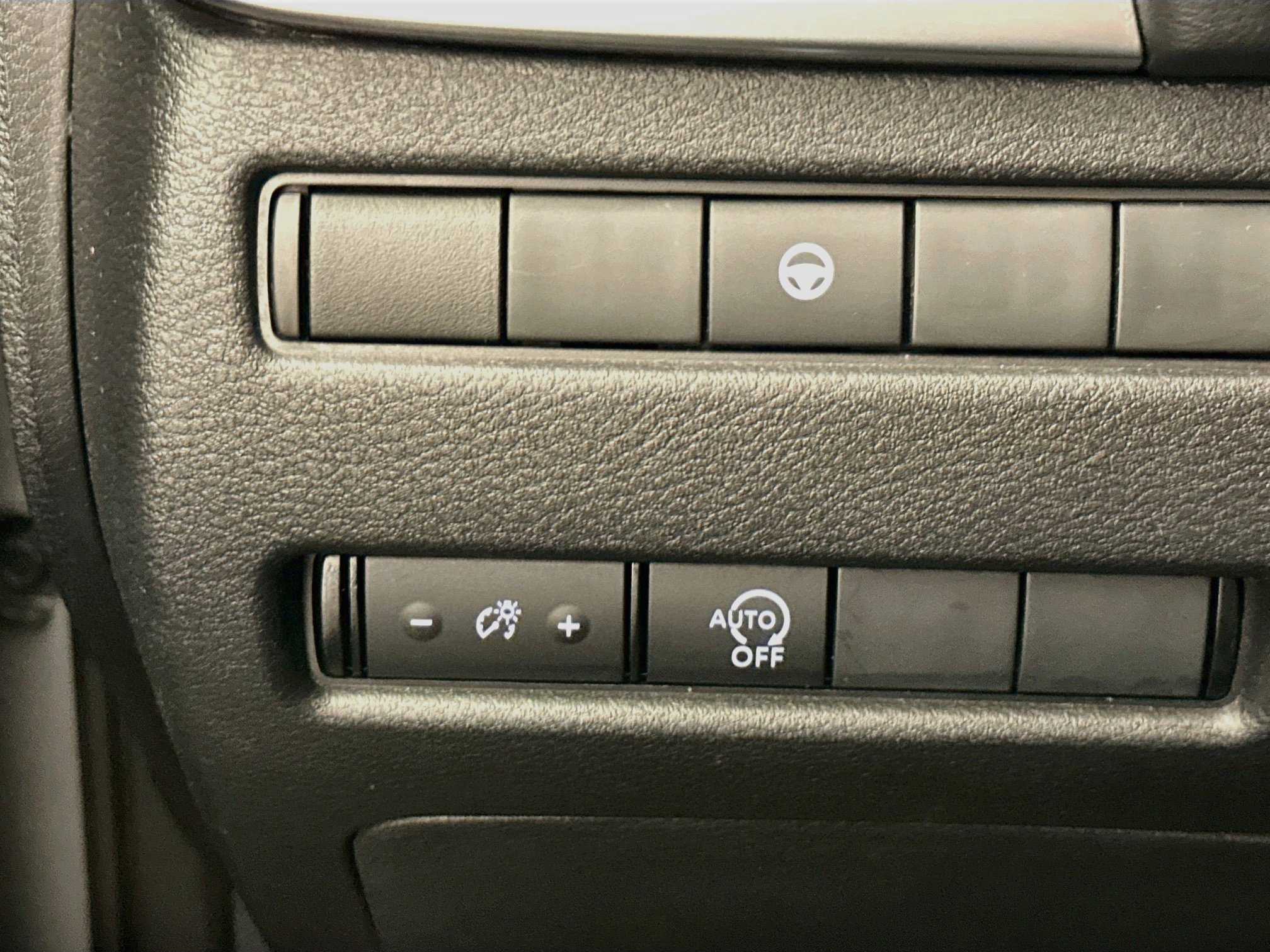 Used 2023 Nissan Rogue SV AWD/4WD image 17