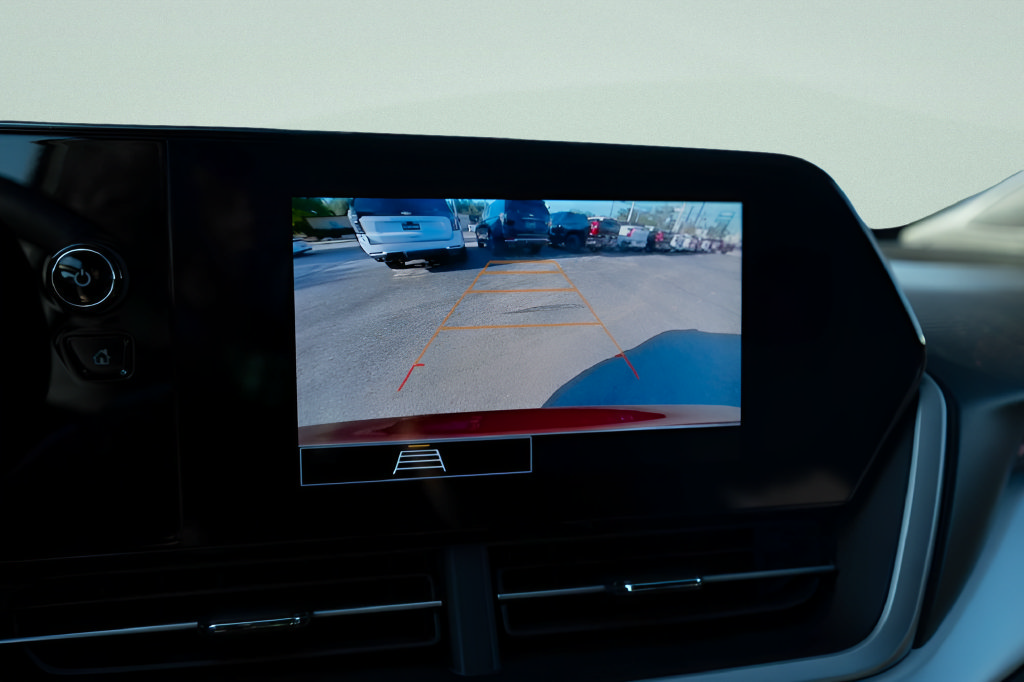 Used 2025 Chevrolet Trax RS FWD image 24
