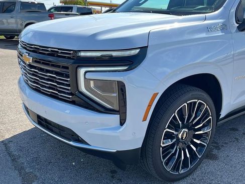 New 2026 Chevrolet Tahoe High Country AWD/4WD image 13