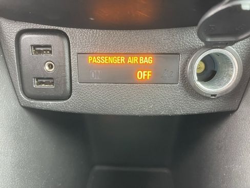 Used 2022 Chevrolet Trax LT w/ LT Convenience Package image 13