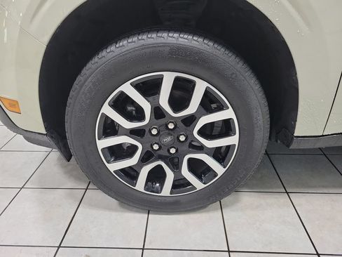 Used 2024 Ford Maverick Lariat AWD/4WD image 45