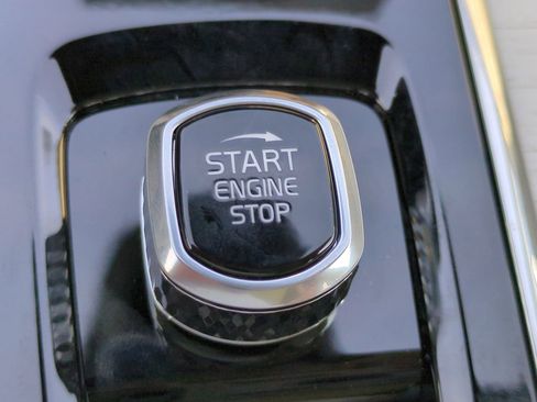 New 2026 Volvo XC60 B5 Ultra w/ Climate Package image 27