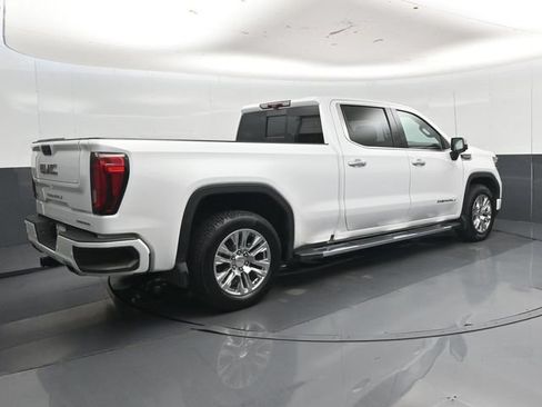 Used 2023 GMC Sierra 1500 Denali w/ Technology Package AWD/4WD image 3