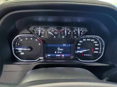 Used 2022 GMC Sierra 1500 Elevation w/ Preferred Package AWD/4WD image 9