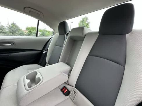 Used 2021 Toyota Corolla LE FWD image 14