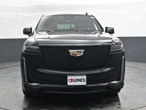 Used 2023 Cadillac Escalade Sport w/ Touring Package AWD/4WD image 8