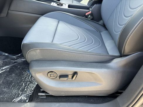 New 2026 Volkswagen Tiguan SE R-Line FWD image 16