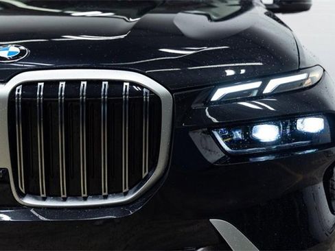 Certified 2025 BMW X7 xDrive40i image 7