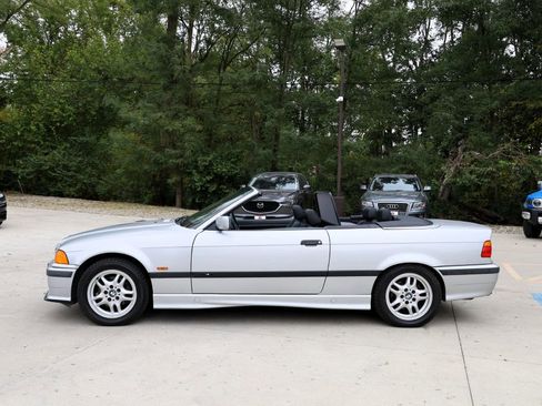 Used 1999 BMW 328i Convertible image 4