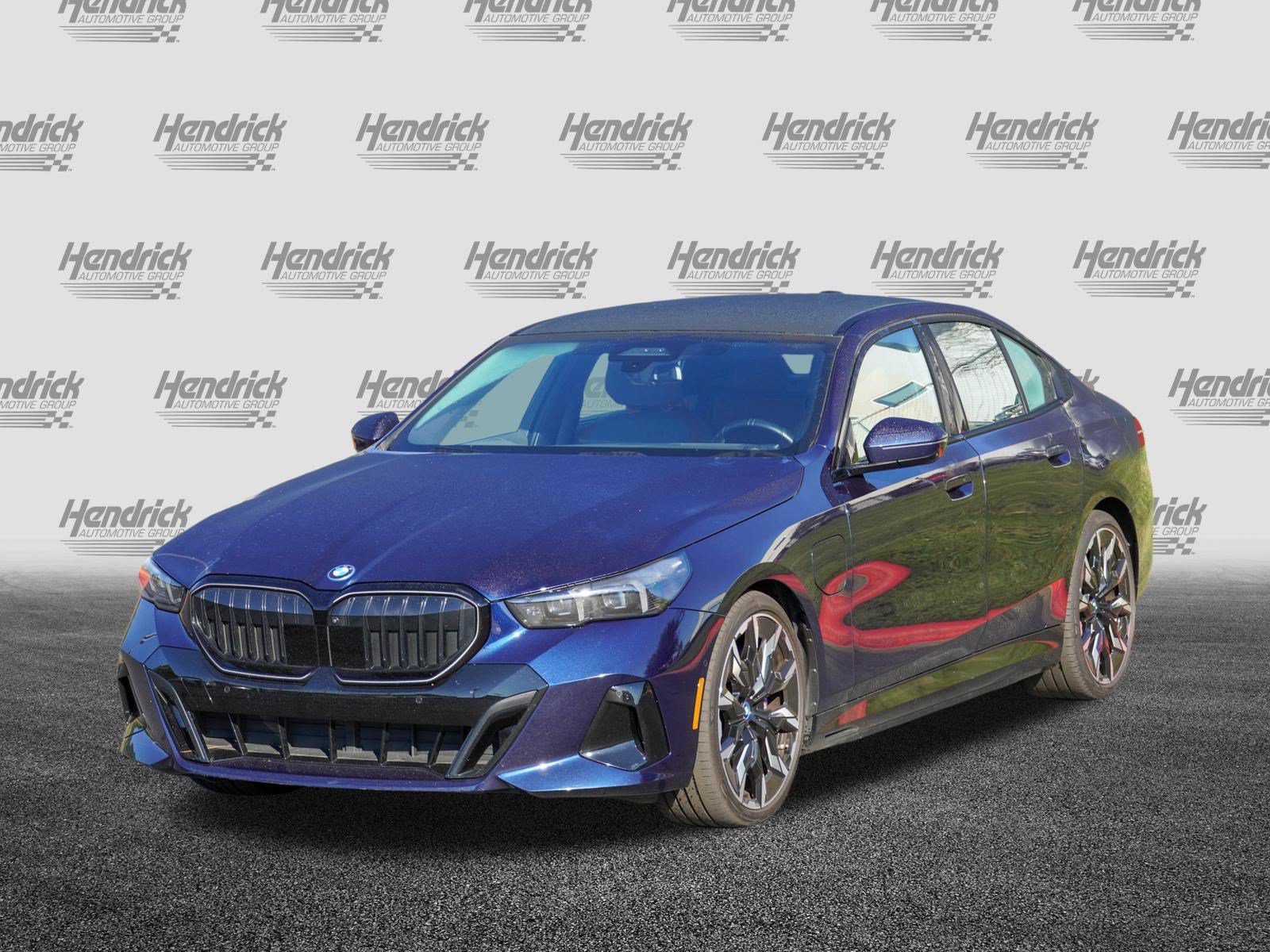 Certified 2025 BMW 550e xDrive w/ Executive Package AWD/4WD image 5