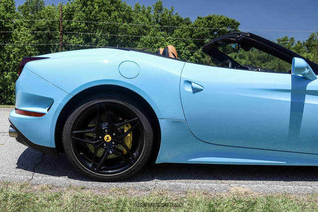 Used 2015 Ferrari California T RWD image 10