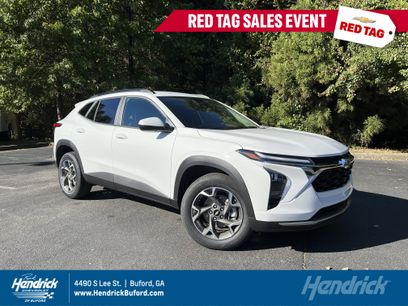 New 2026 Chevrolet Trax LT w/ LPO, Blackout Package