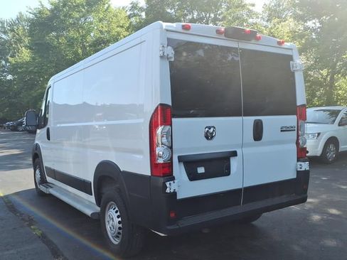 Used 2025 RAM ProMaster 2500 w/ U-Haul Equipment Group FWD image 5
