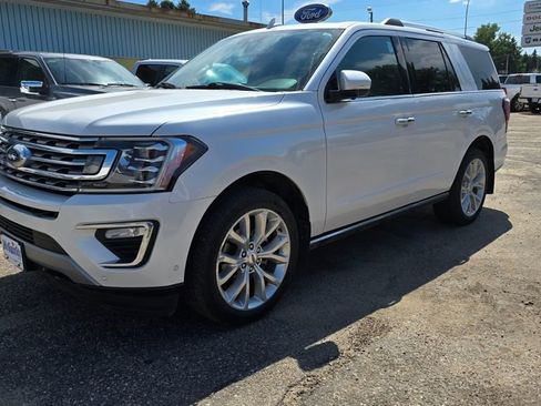 Used 2019 Ford Expedition Limited w/ Equipment Group 302A AWD/4WD image 2
