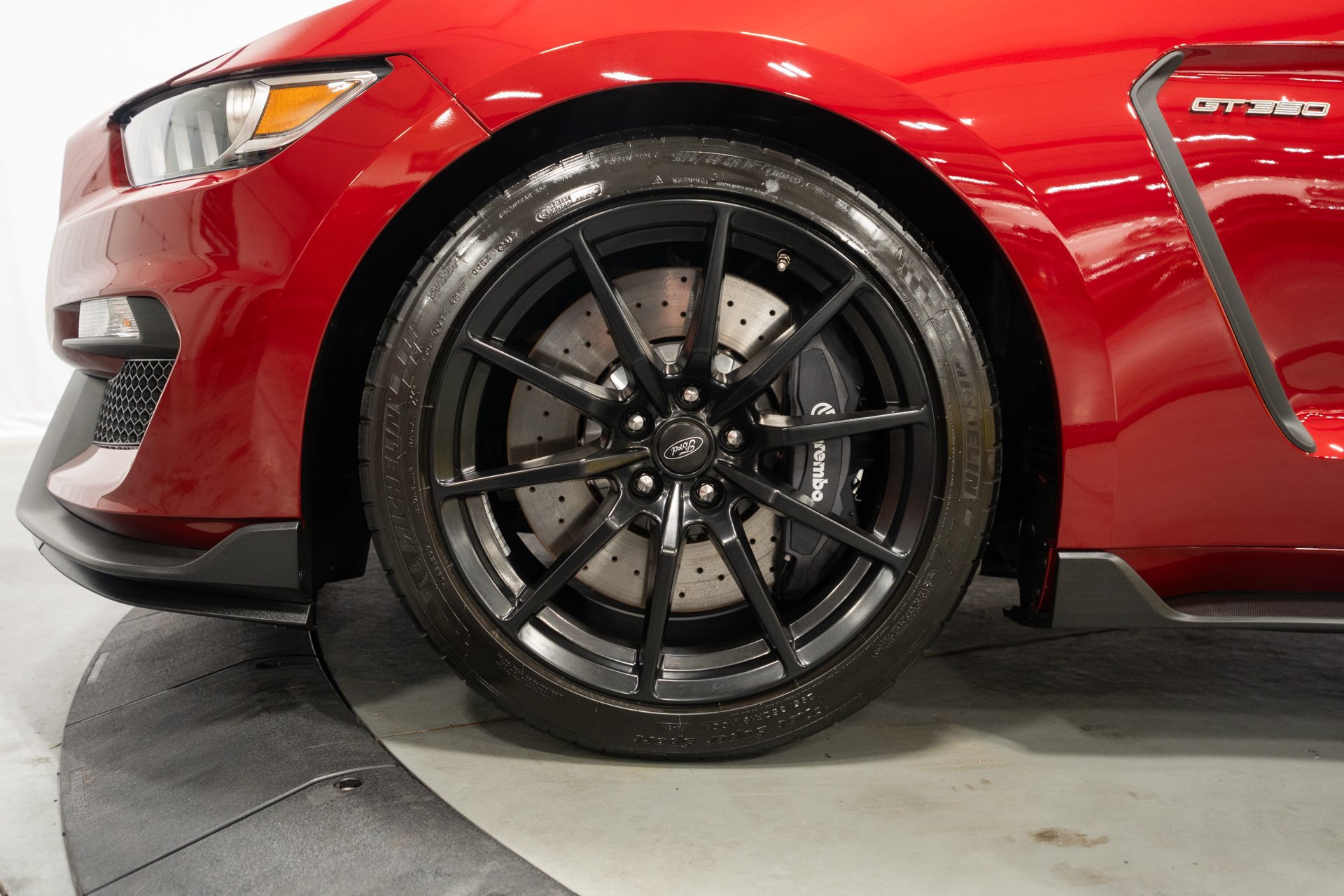 Used 2017 Ford Mustang Shelby GT350 w/ Electronics Package RWD image 8